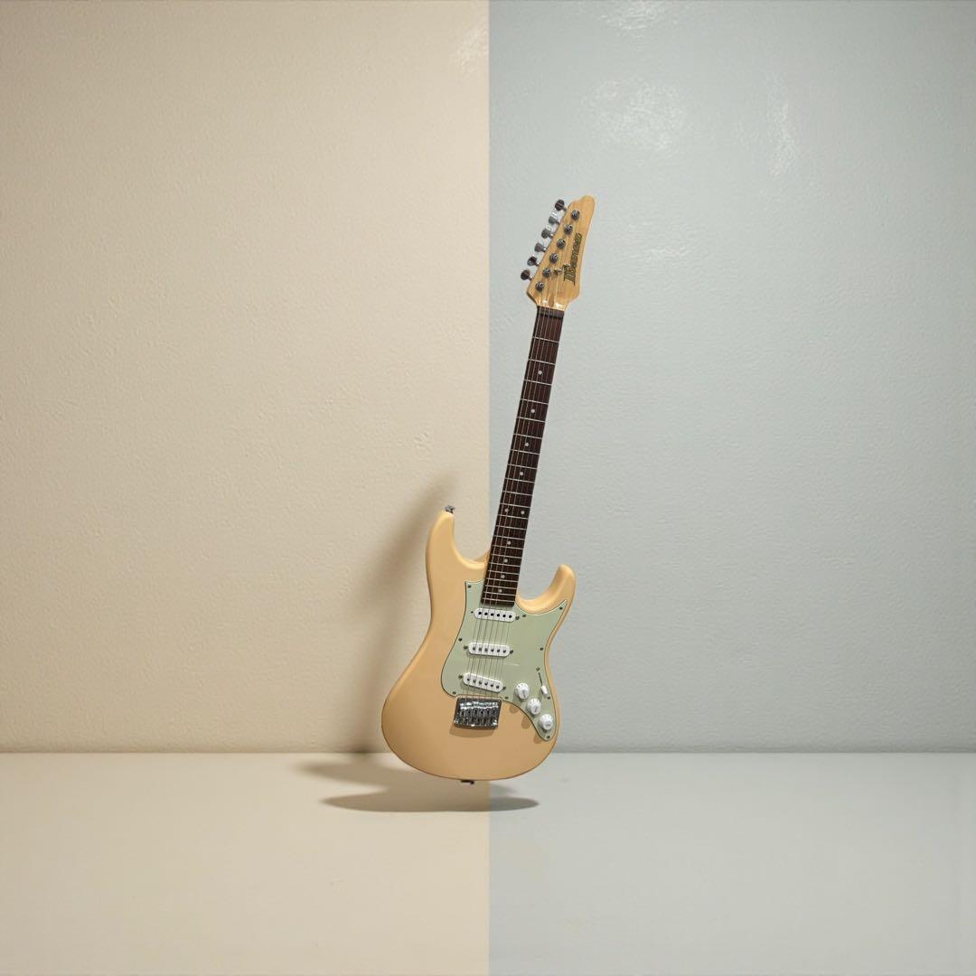Ibanez AZES31エレキギター　ストラト