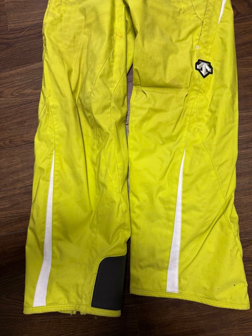 スキーウェア（ミズノ上着、デサントズボン）