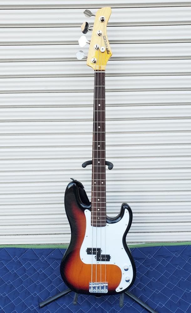 C64　美品！フェルナンデス　プレジションベース　音出しOK　ソフトケース付