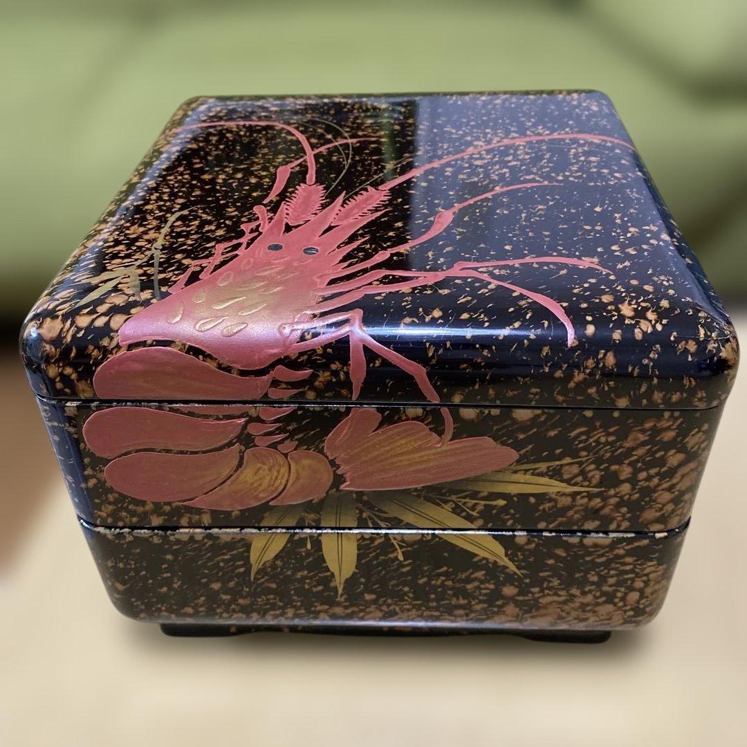 津軽塗　伊勢海老柄漆器二段重箱　レア物