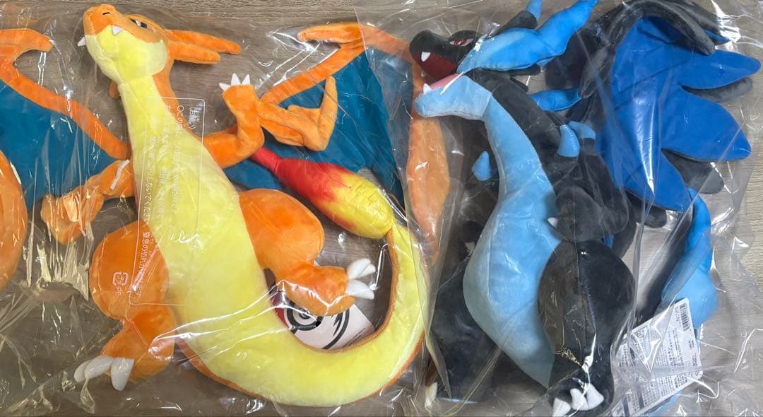 タグ付き新品 ポケモンセンター ぬいぐるみ メガリザードンＸ　メガリザードンＹ
