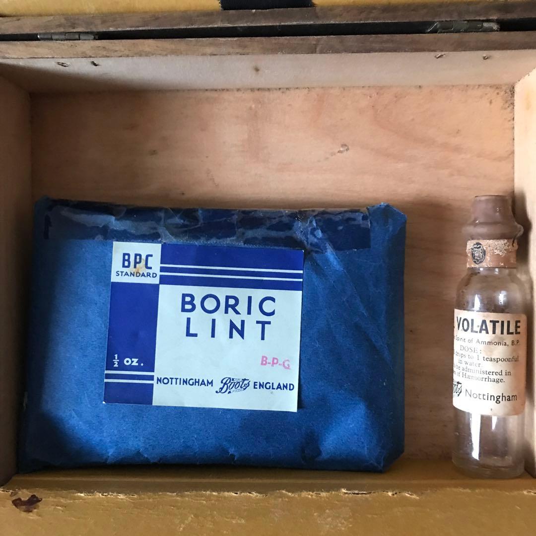 イギリスアンティーク　ファーストエイドケース　Boots 救急箱　ボックス