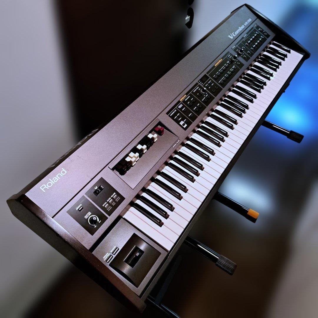 Roland V-Combo VR-700 シンセサイザー 本体