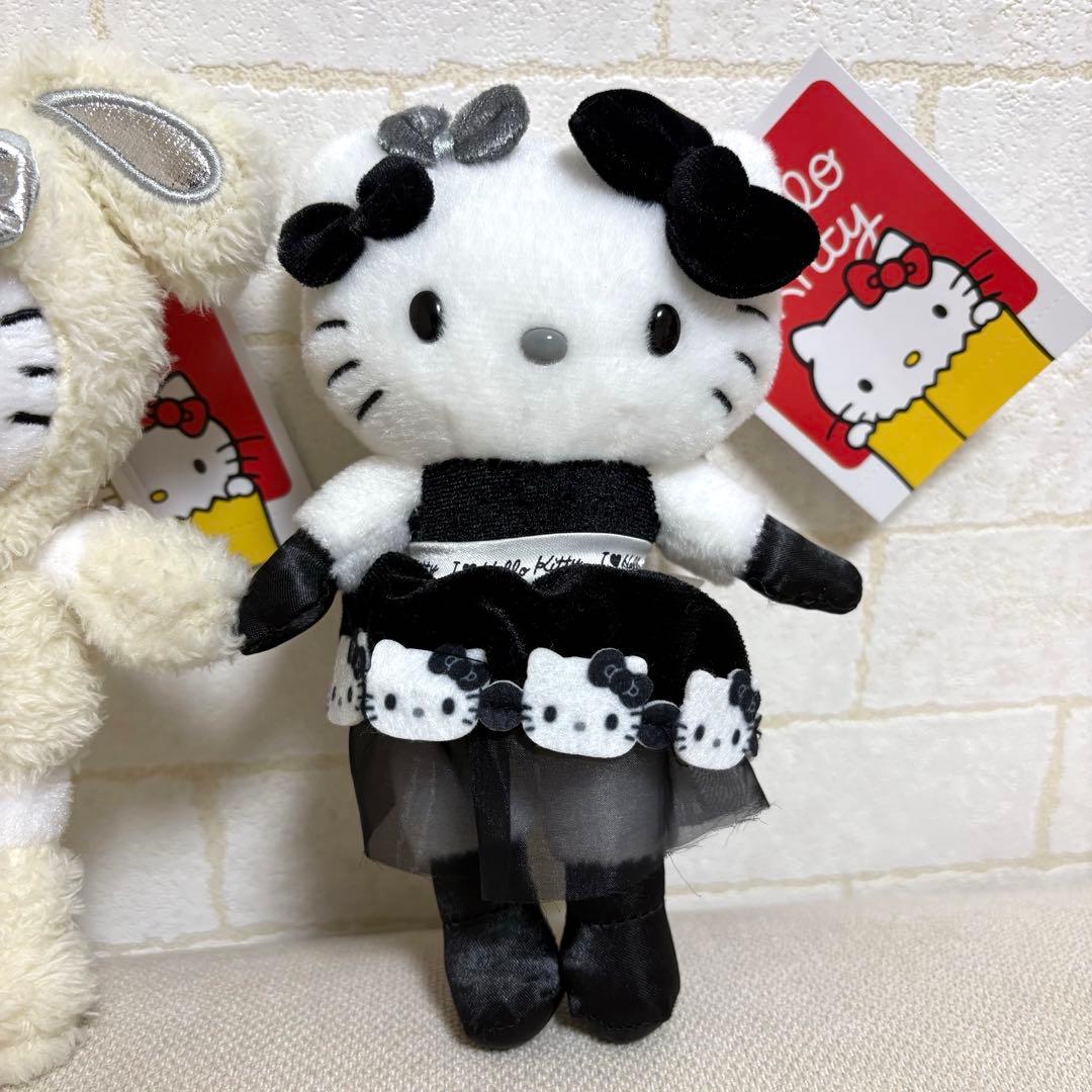 京都限定❗️ ハローキティー展　白うさぎ　モノトーンドレス　キーホルダー