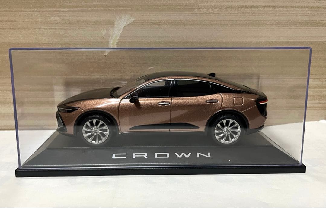 トヨタ1/30 クラウン PHEV 2022 ブラック / プレシャスブロンズ