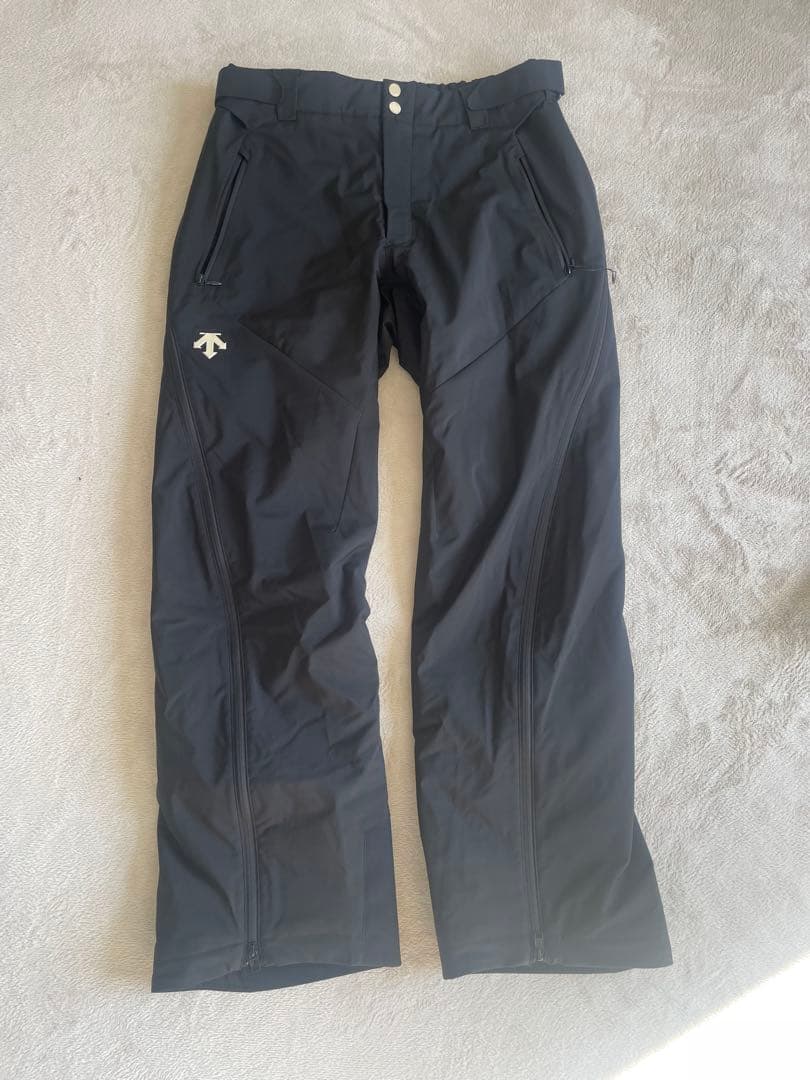 試着のみ デサントDESCENTE ブラック スキーウェア