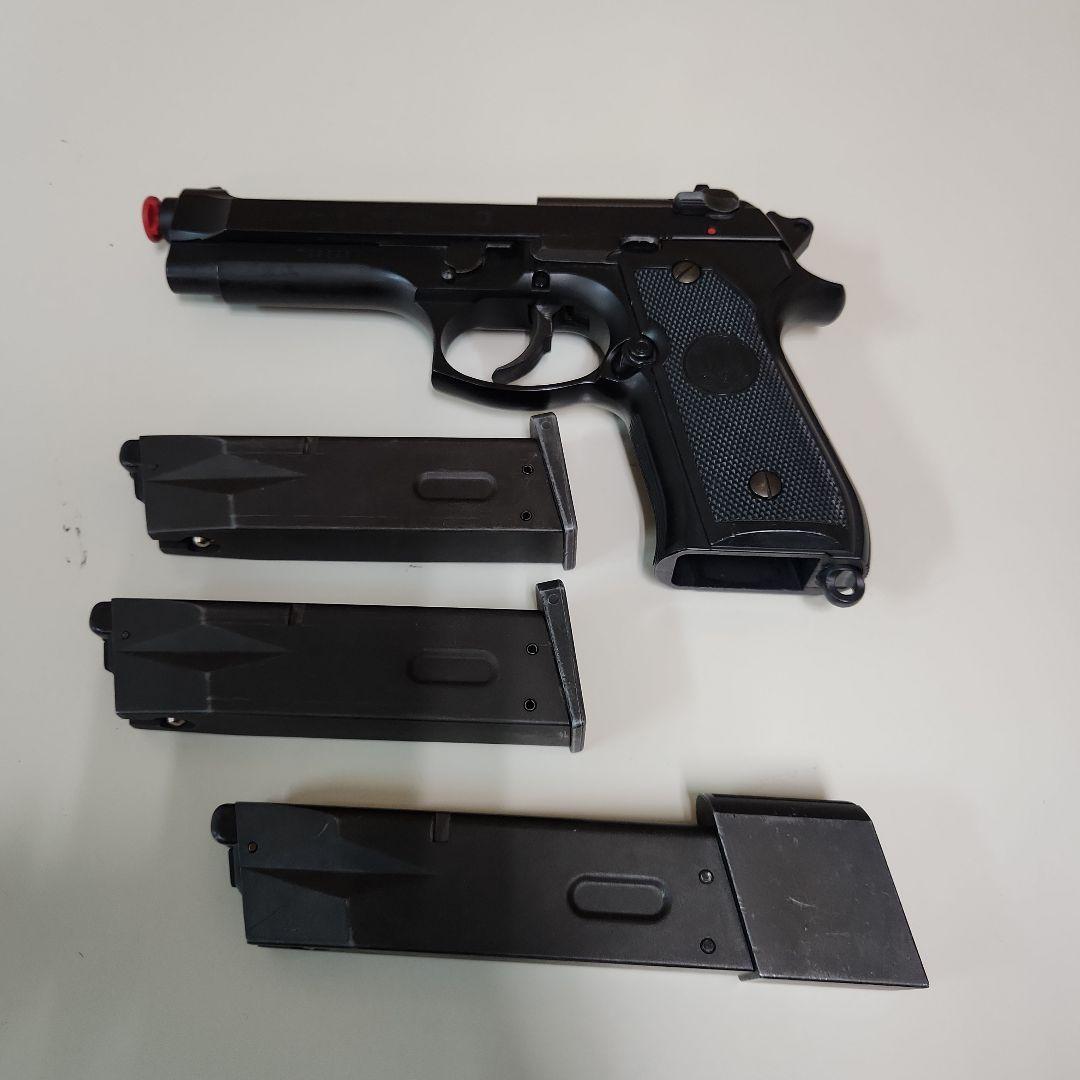 東京マルイU.S.m9ガスブローバック 予備マガジン2本、ケース付き