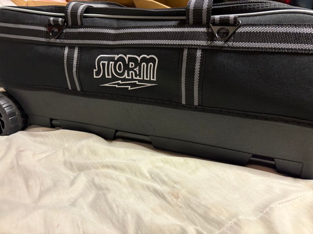 【超美品】STORM3ボールキャリーケース＆ラウンドワンシングルボールケース