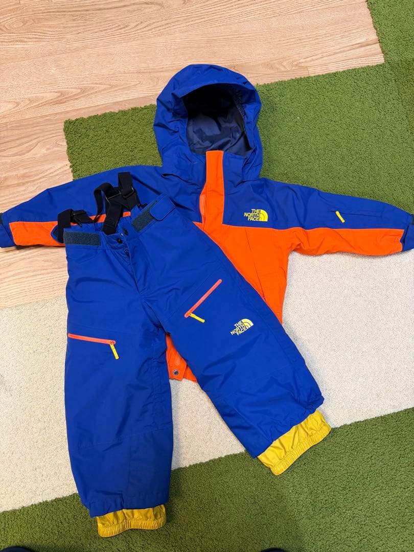 100サイズ　ノースフェイス　スノーウエア上下