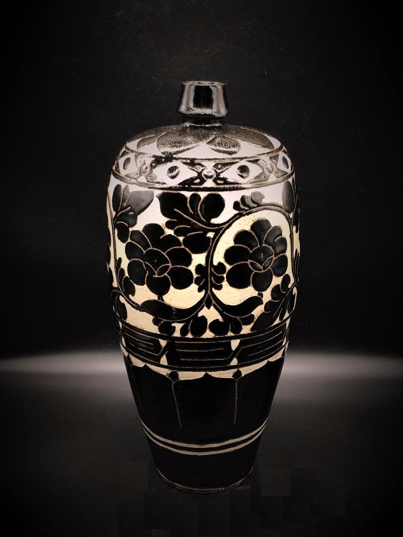 【 北宋磁州窯　黒掻落し瓶 】　草花文　骨董　中国古玩