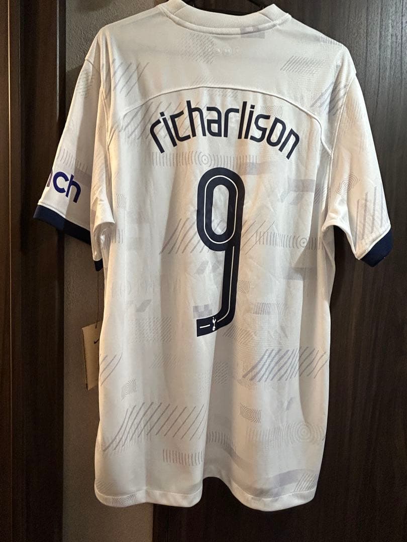 リシャルリソン　ホーム　ユニフォーム