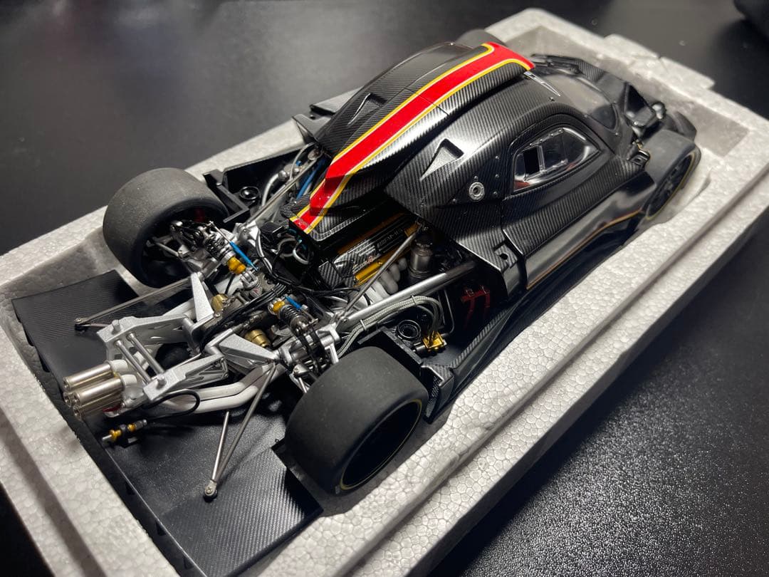 AUTOart(オートアート) 1/18パガーニ ゾンダ レボリューション