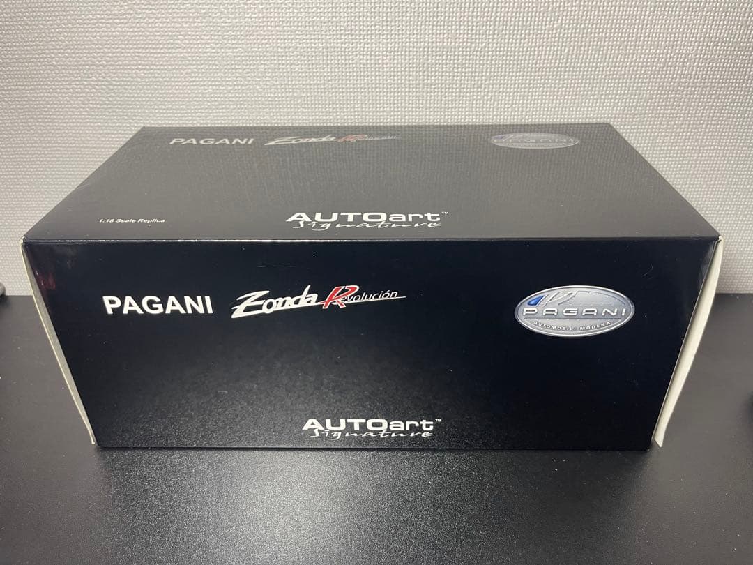 AUTOart(オートアート) 1/18パガーニ ゾンダ レボリューション