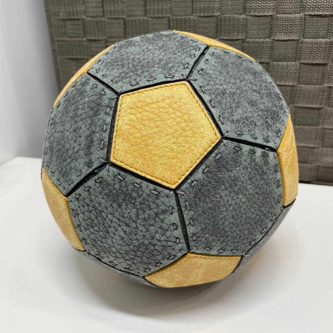メ*L様 FENDI セレリア　サッカーボール グレー・イエロー　世界限定23個