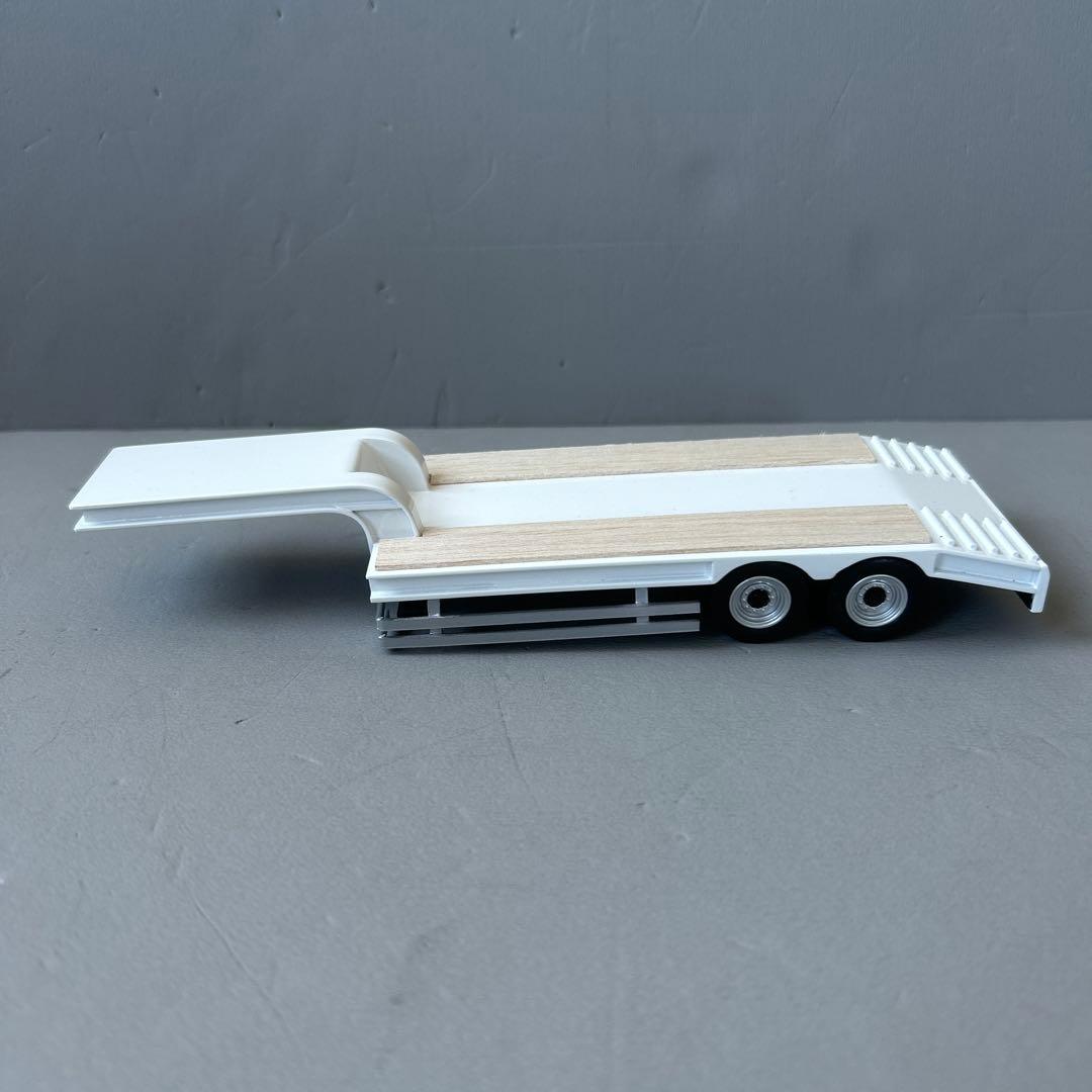 1/50 ８輪トレーラー　ホワイト