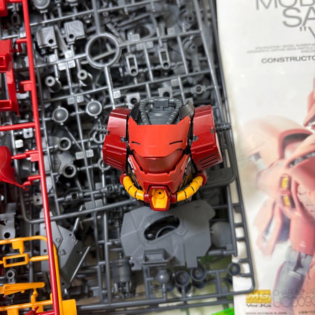 ガンダム SAZABI Ver Ka サザビー プラモデル 作りかけ パーツ欠有