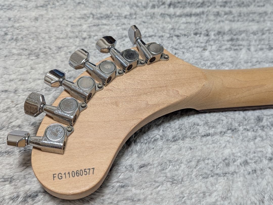 ZO-3 ブラック　美品・動作確認済み　FERNANDES　アンプ内蔵ギター