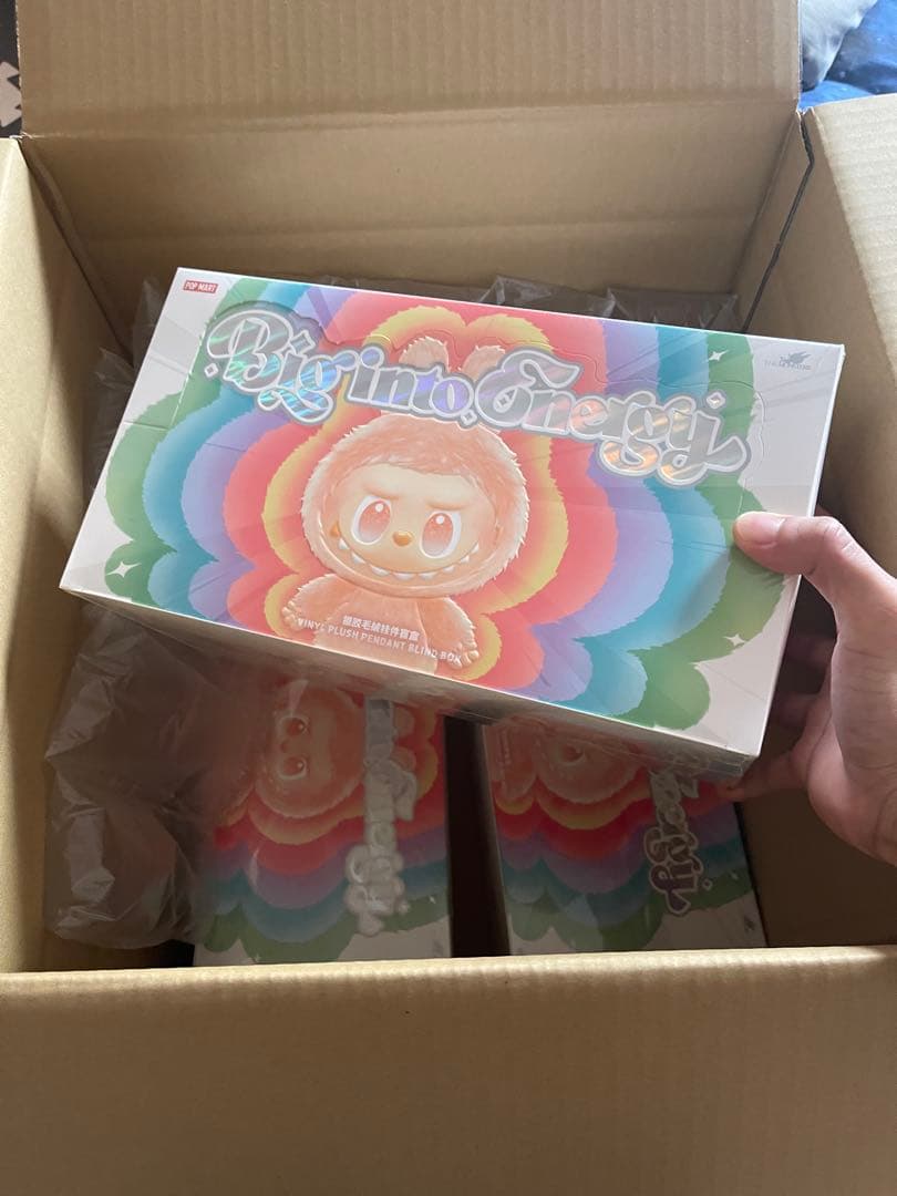 POP MART Big into Energy ブラインドボックス ぬいぐるみ
