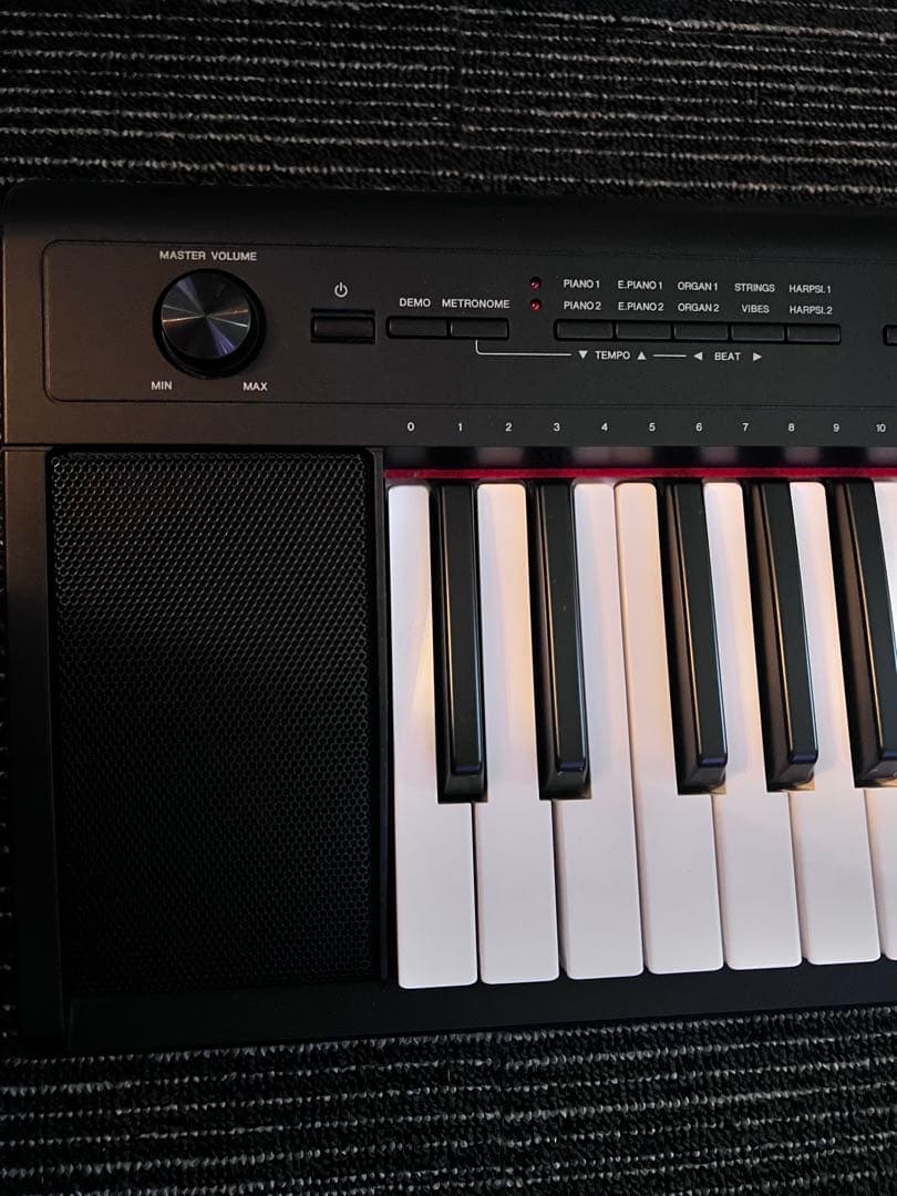 超美品！YAMAHA 電子キーボード piaggero ブラック NP-12B