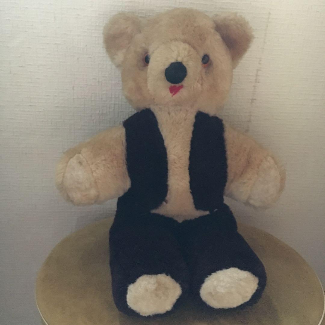 古いくまのぬいぐるみ