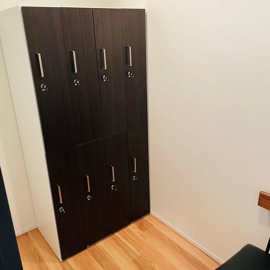 【美品】業務用ロッカー 8扉 鍵付き キャビネット 幅91×奥行55×高さ179