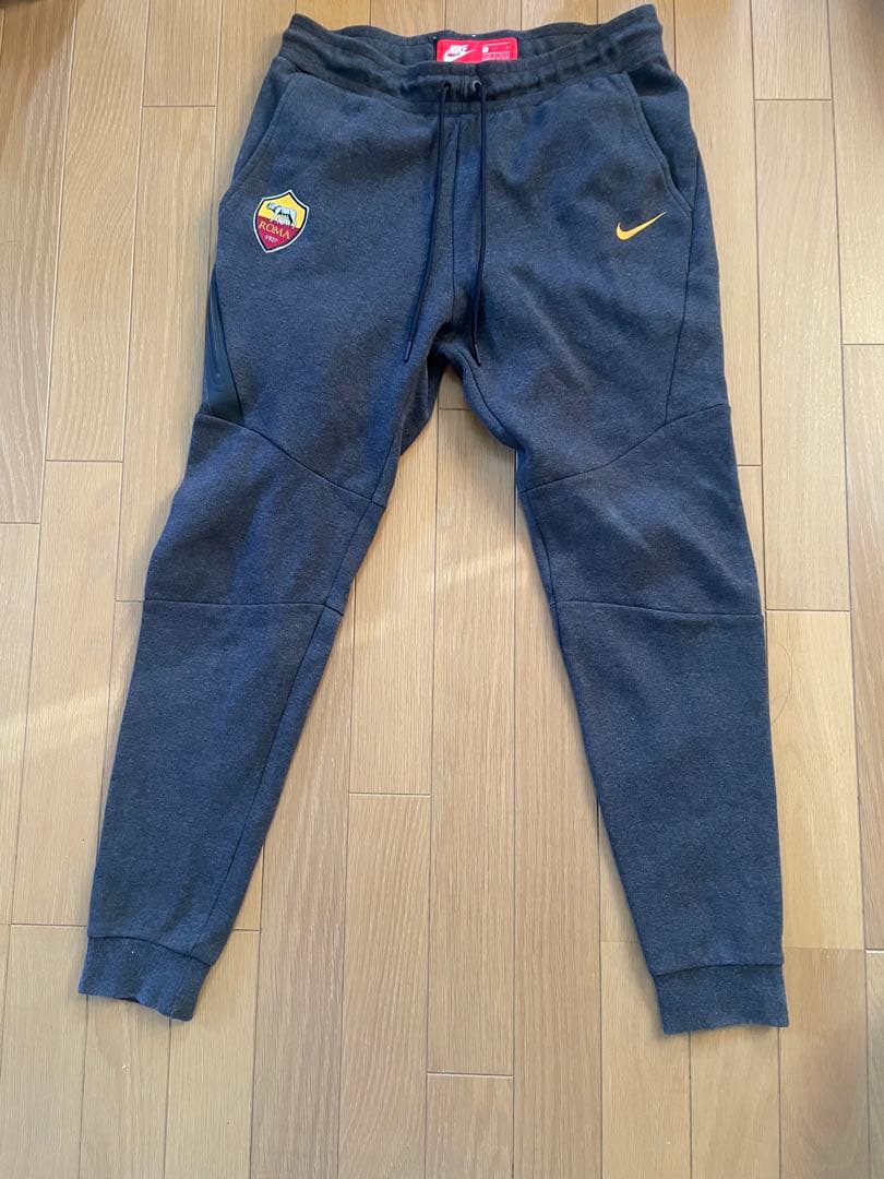 Nike AS Roma テックパンツ