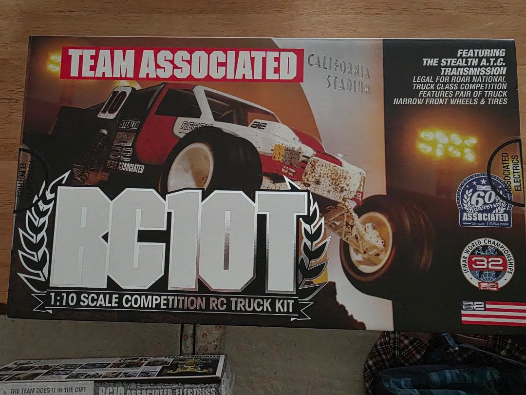 新品未開封 アソシ RC10T トラック　kit