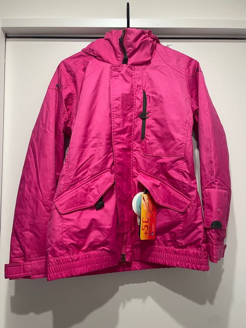 DESCENTE スキーウェア　スノボ　ピンク　新品未使用　レディース　セット