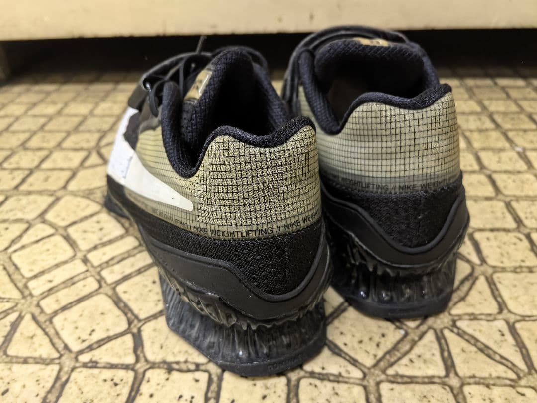 ナイキ ロマレオス4 スクワット ウエイトリフティングシューズパワーリフティング
