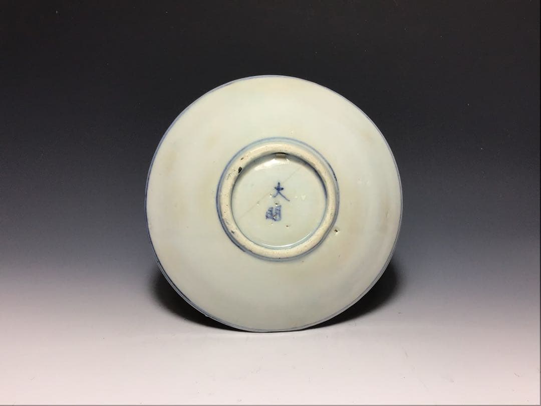 「初期伊万里」銀杏亀甲文小皿