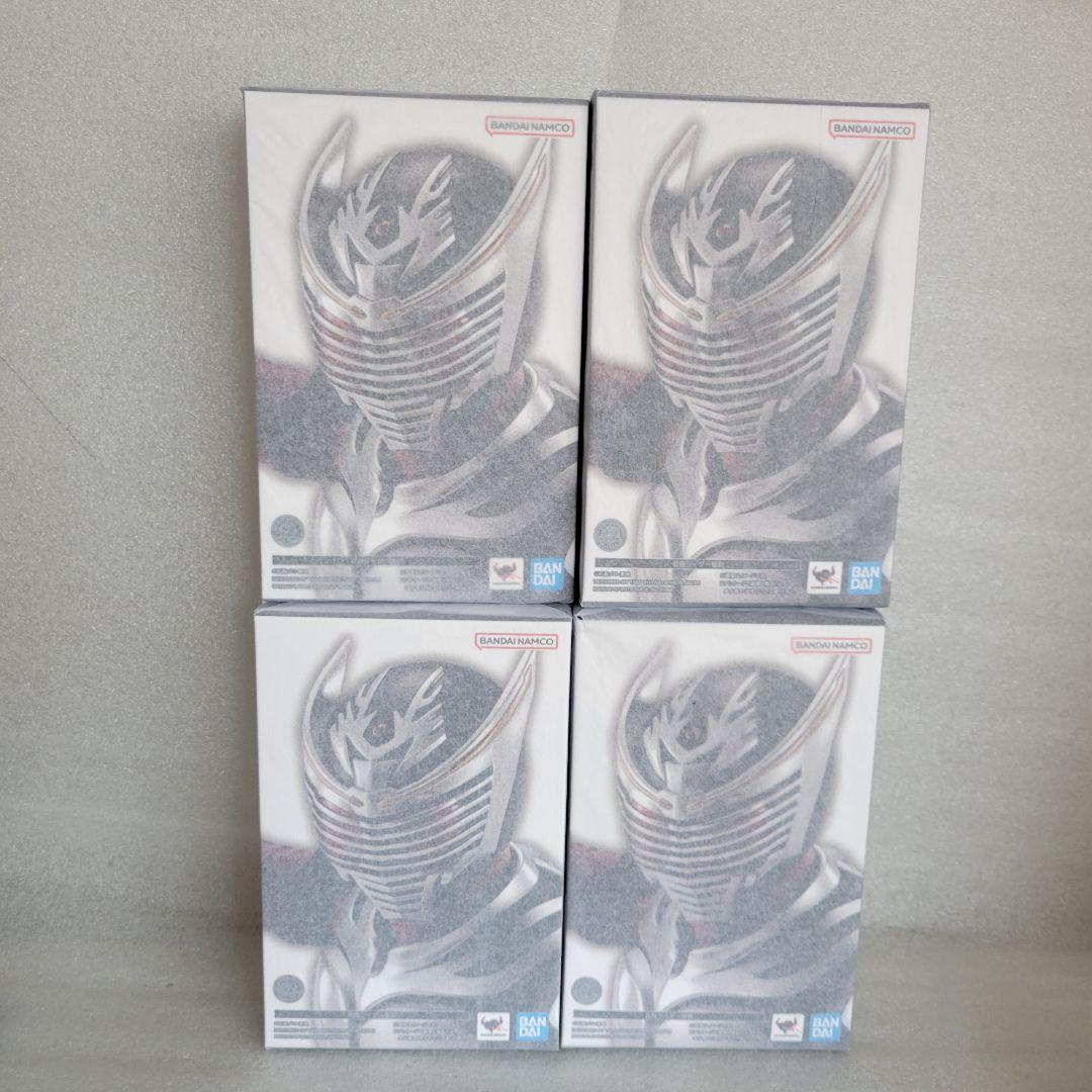 新品未開封◆S.H.Figuarts 真骨彫製法 仮面ライダー龍騎・4個セット