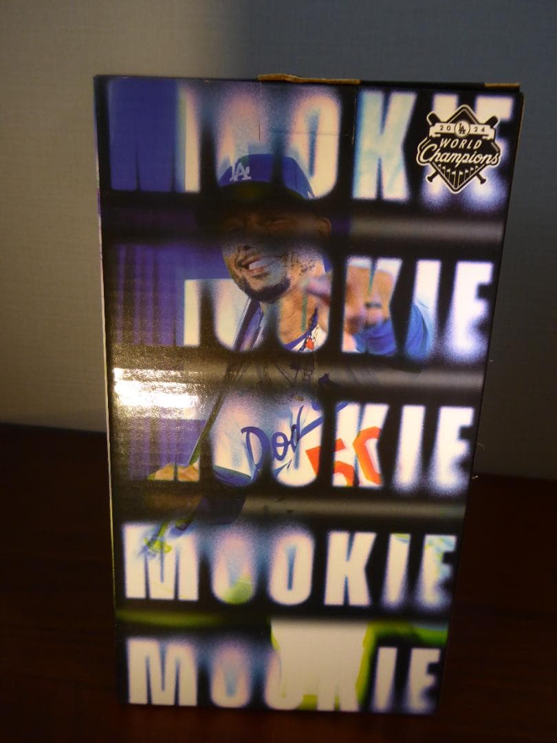 ロサンゼルス・ドジャース ムーキー・ベッツ フィギュア、ANA公式PIN付き