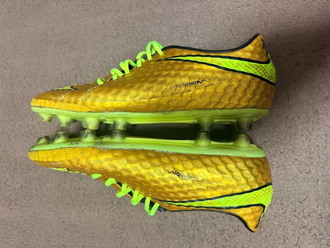 ナイキ ハイパーヴェノム