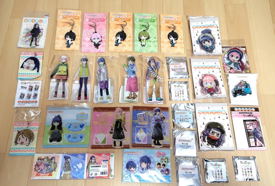 ①お買い得！【ゆるキャン△】アクリルスタンド　キーホルダー　缶バッジ等多数まとめ