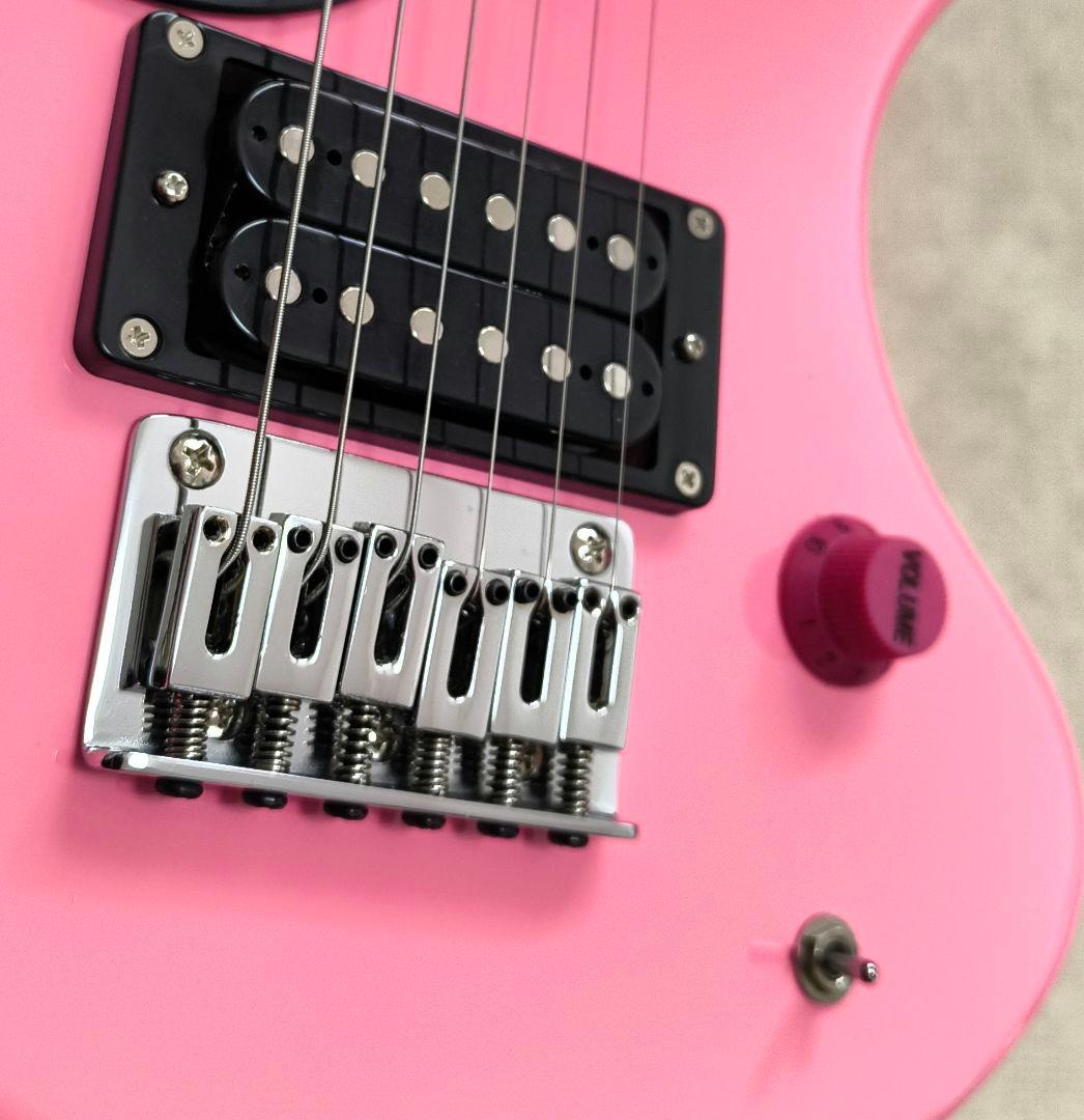 【新品同様！美品！】ZO-3 ピンク アンプ内蔵ミニギター 専用ソフトケース付