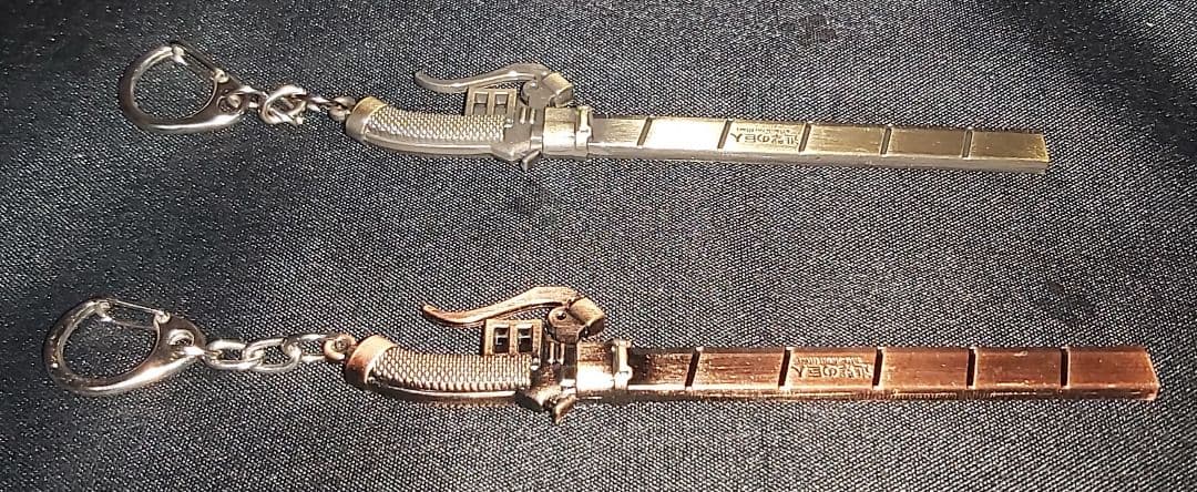 「未使用」進撃の巨人 キーホルダー スナップブレード ２点