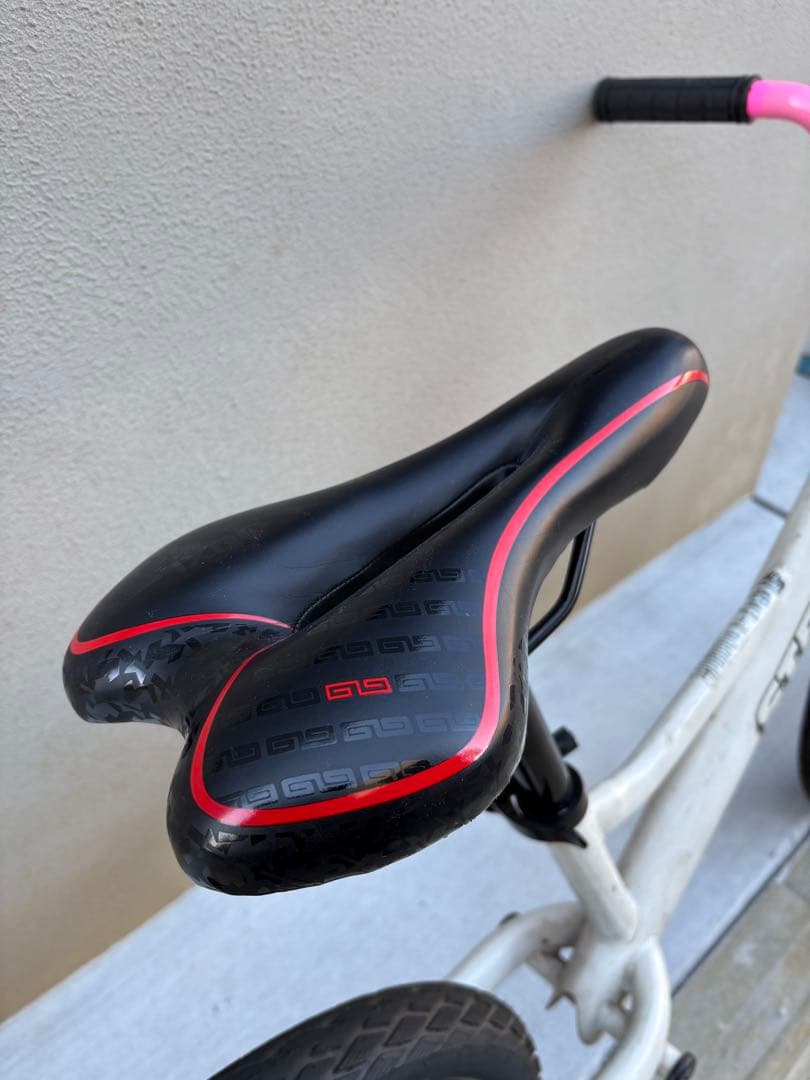 SUPER STRIDER 16インチ 白　スーパーストライダー