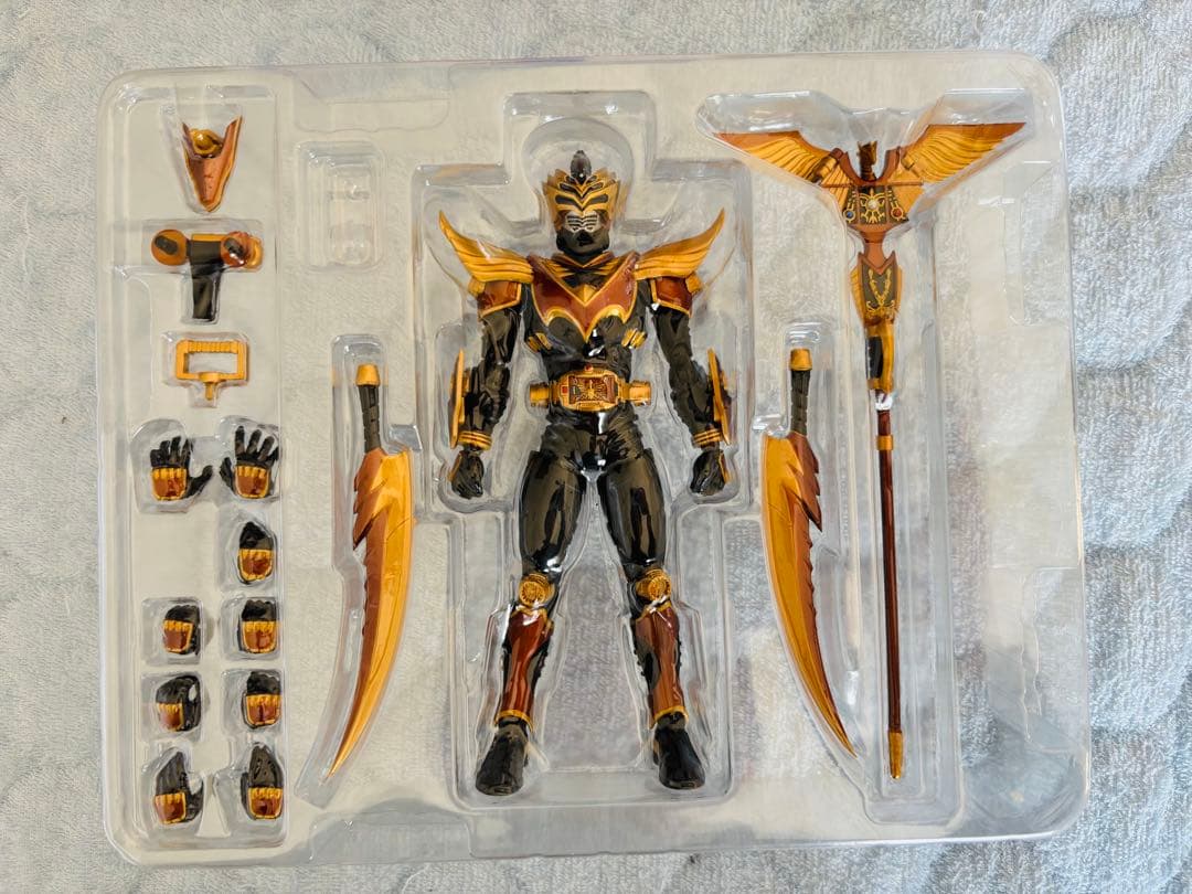 フィギュアアーツ　仮面ライダーオーディン