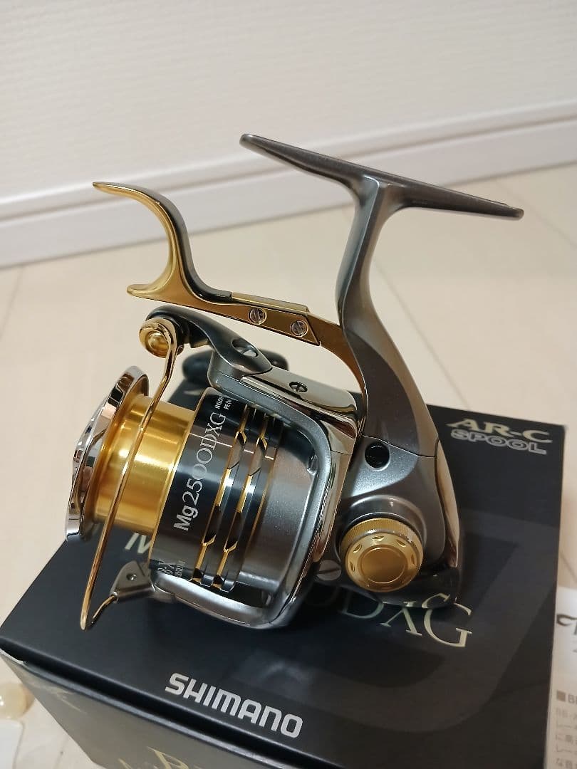 ☆セール☆ [極美品] シマノ　BB-X テクニウム Mg 2500DXG