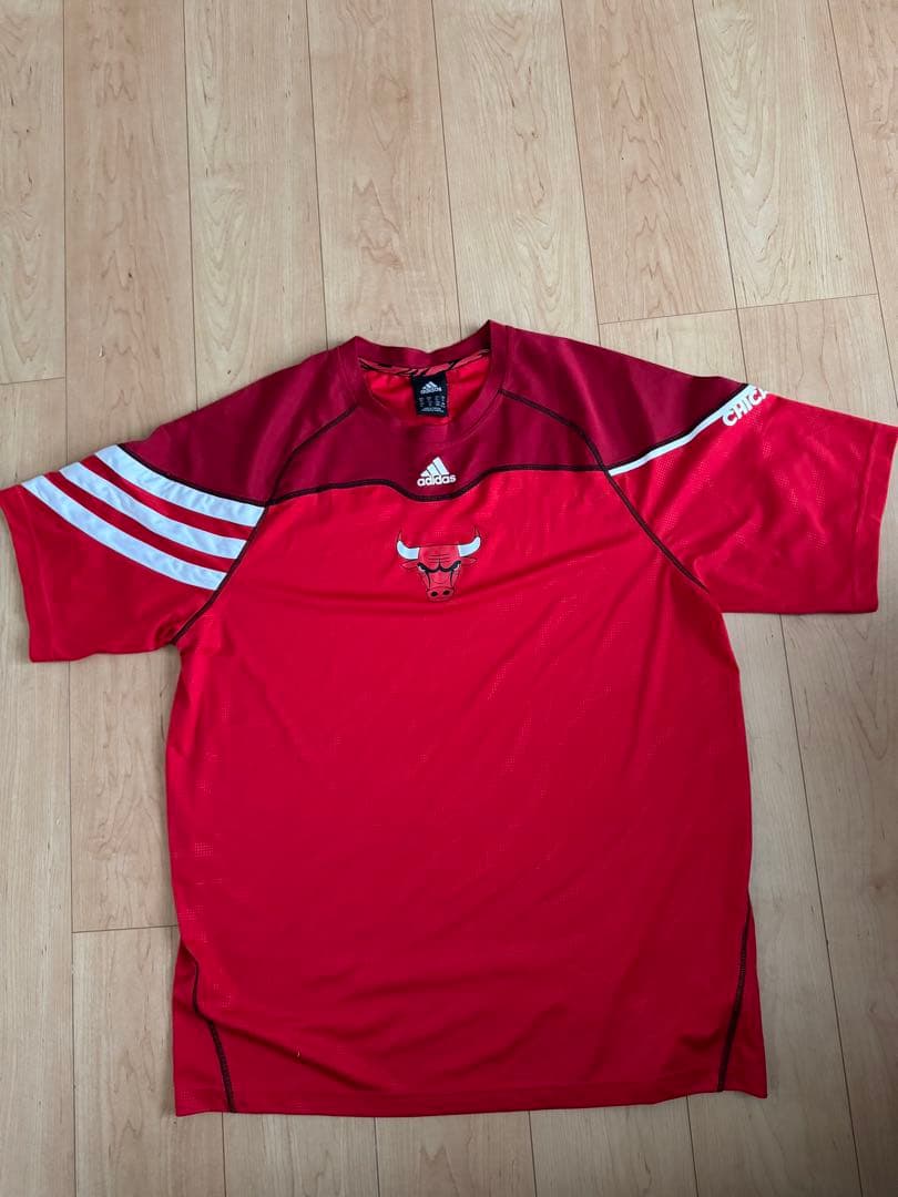シカゴブルズ　ウォームアップ　シャツ