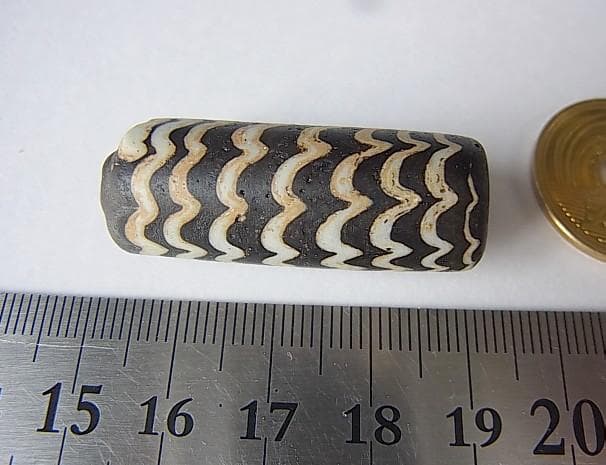 ★C0401★古代 (17) ガラスビーズ とんぼ玉 難あり イスラム 大粒管