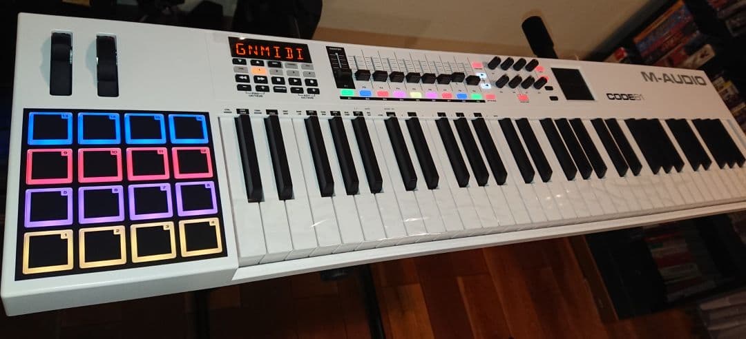 M-AUDIO CODE61 MIDIキーボード X/Yパッド付 ほぼ新品!