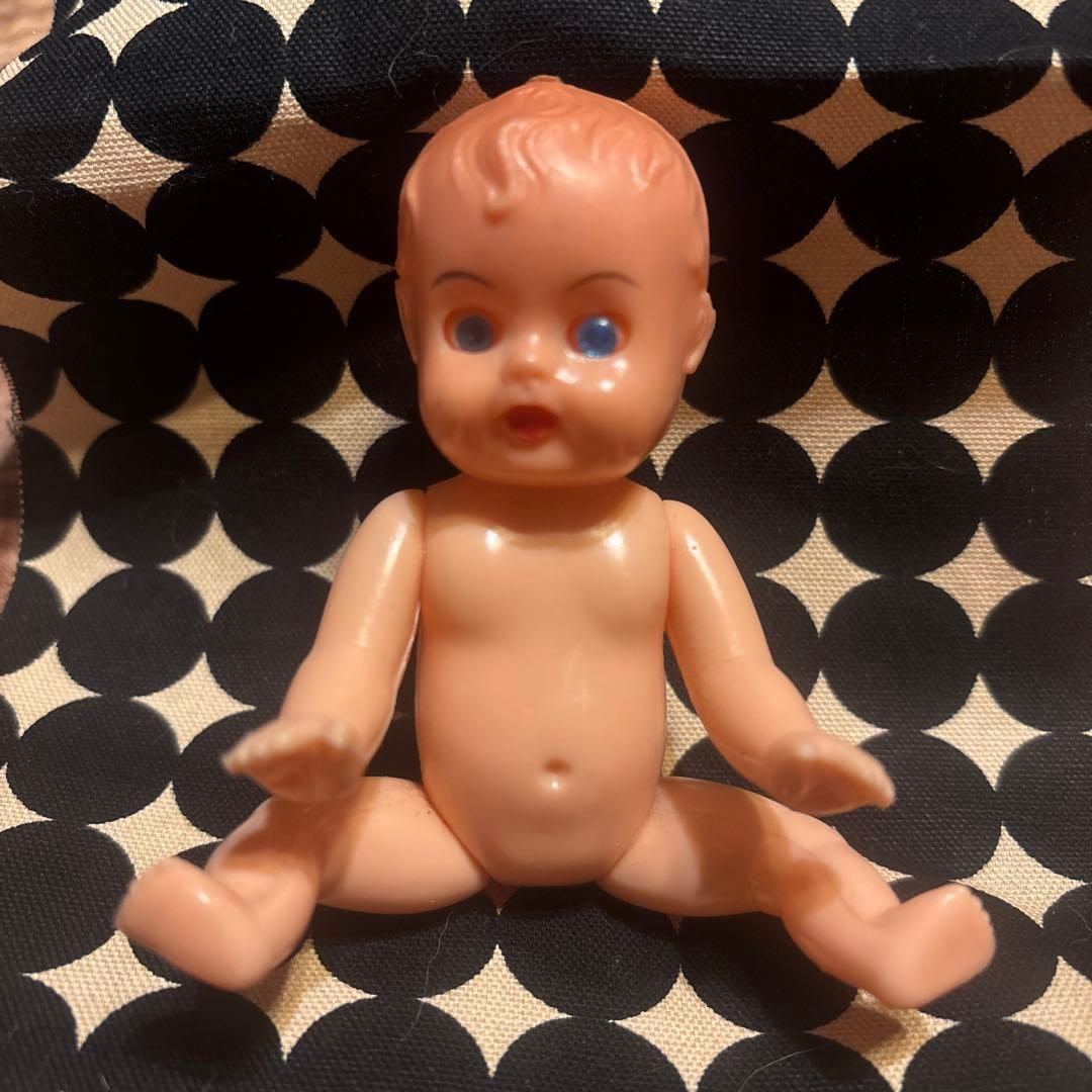 アンティーク セルロイド人形　青い目　瞳をとじる　香港　赤ちゃん