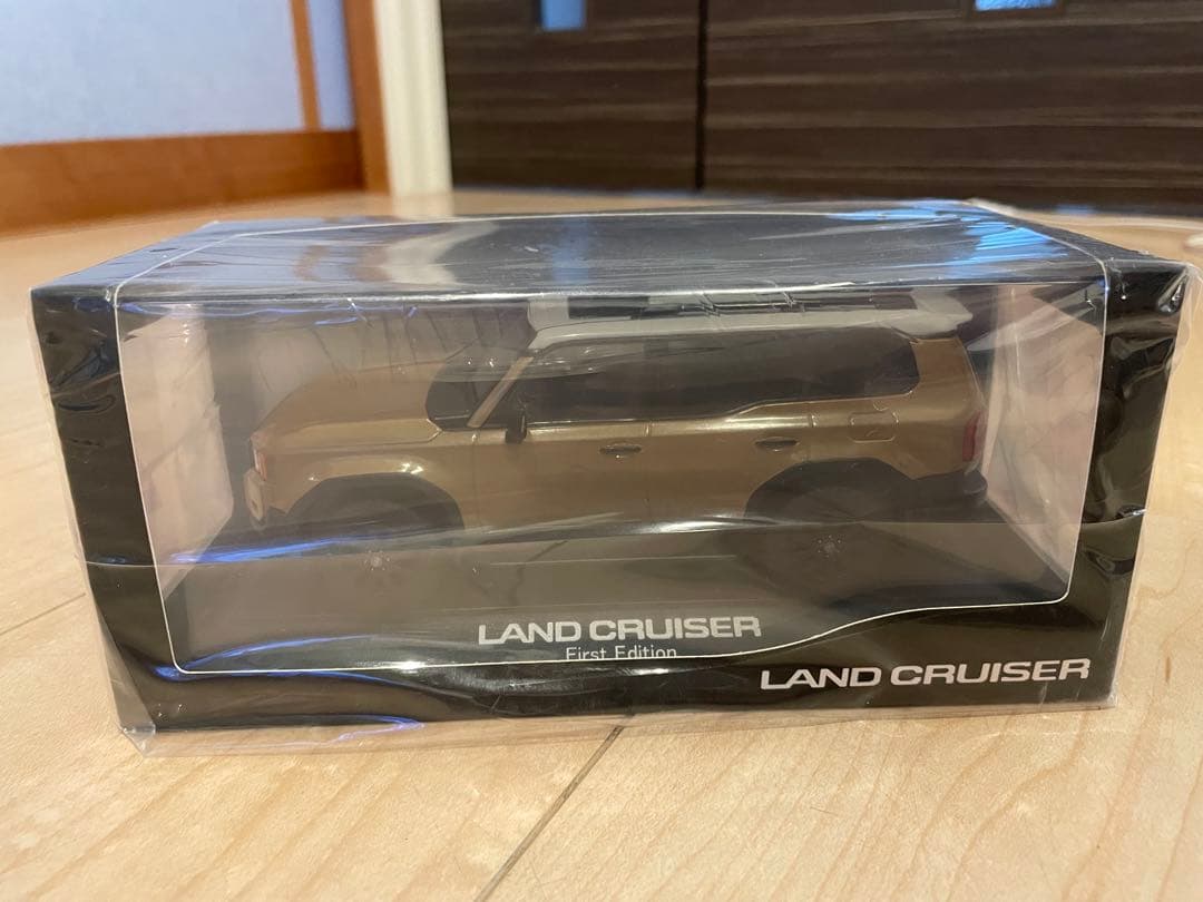 ランドクルーザー250 ミニカー　1/30