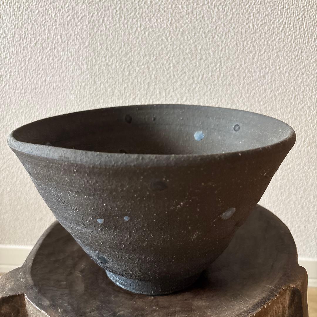 荒木義隆氏作 黒色陶器鉢(ワインクーラー)青点付き