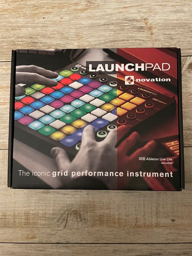 Novation Launchpad MIDIコントローラー