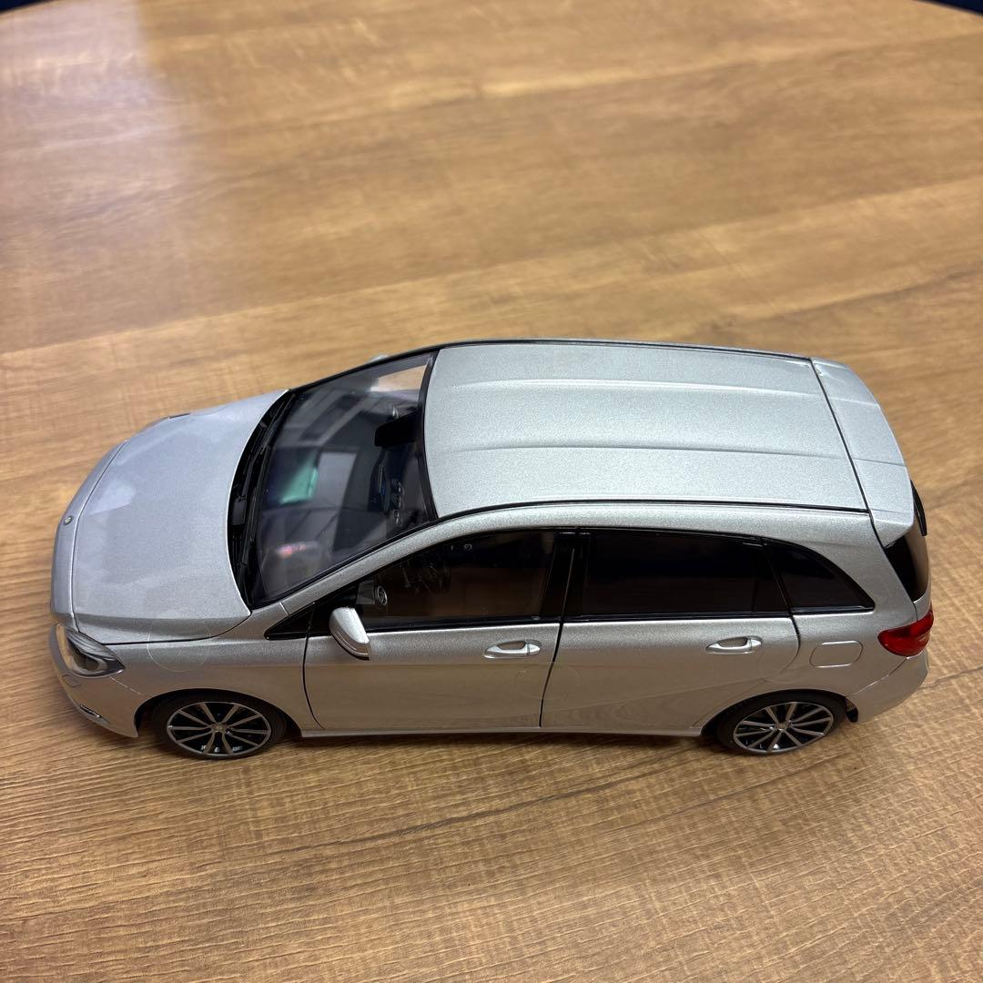 Mercedes Benz メルセデスベンツ B-Klasse 1/18