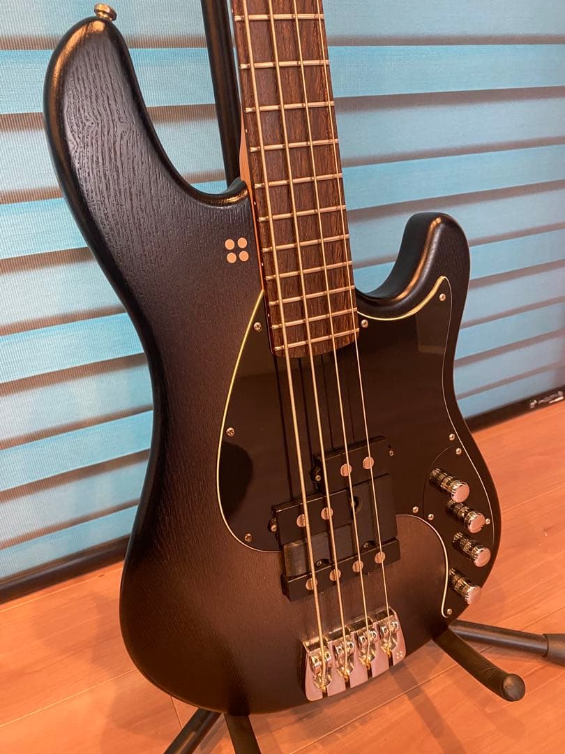 ベース Sandberg / California VT 4