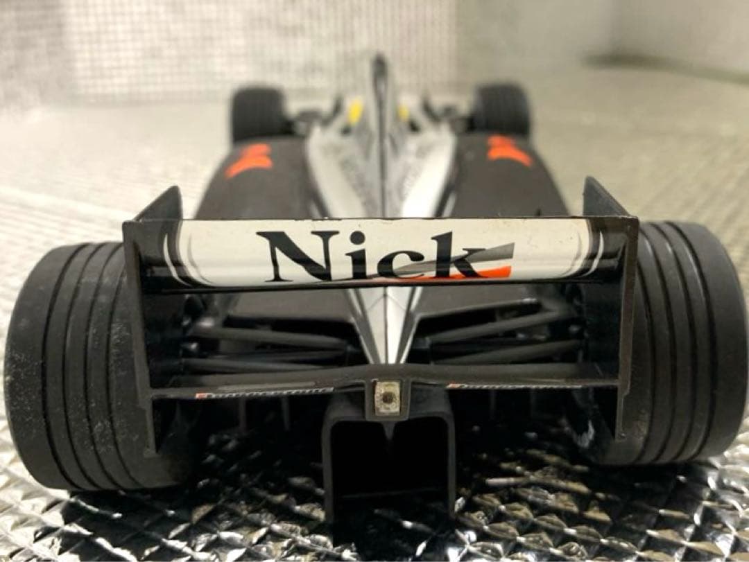 【ミニチャンプス　マクラーレン　メルセデス　MP4-13 1998年1/18】