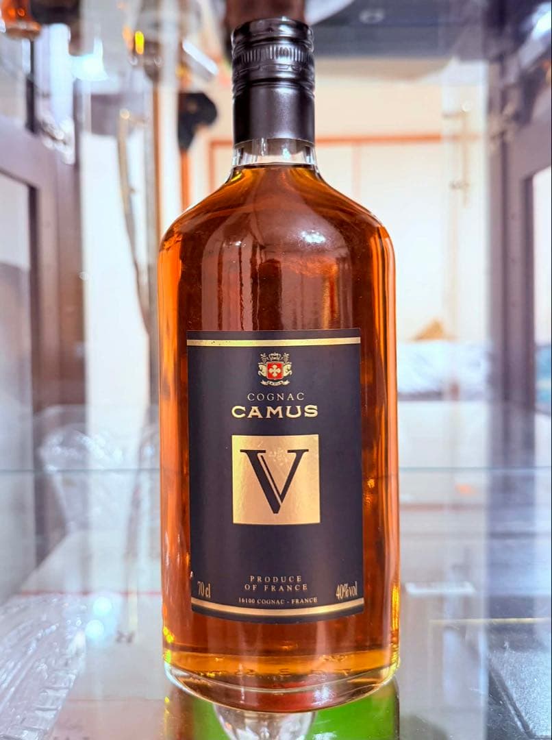 Camus V コニャック 700ml 40%.